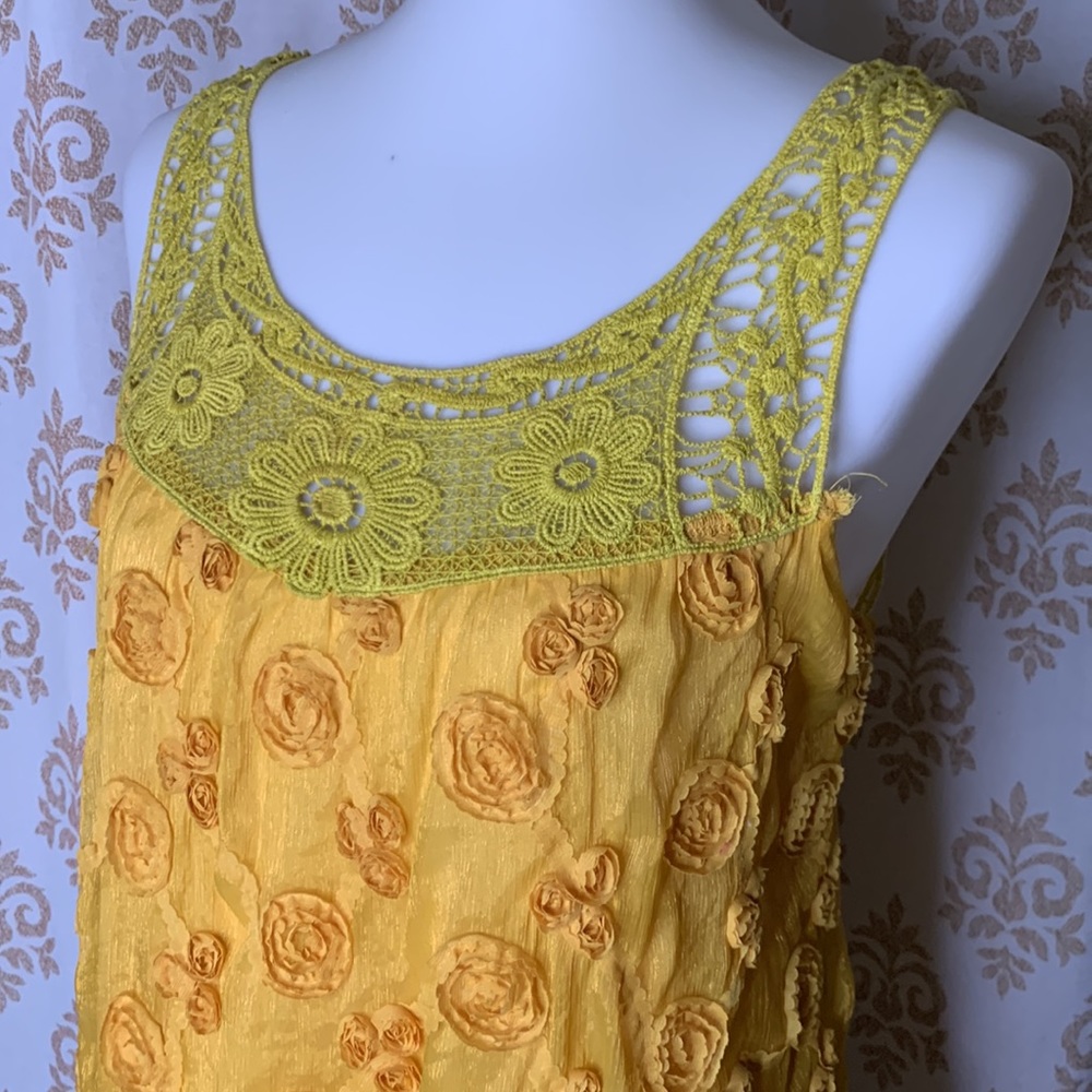 October Sky floral crochet orangey gold top M